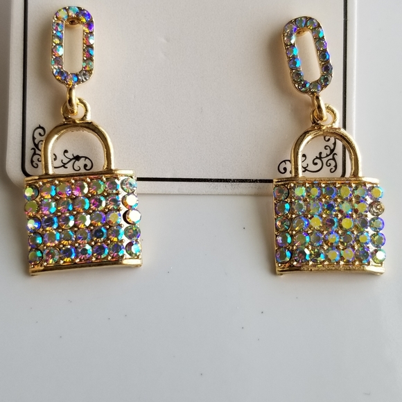 3/25🦋Rhinestone Iridescent Gold Trendy Lock Earrings New - Picture 4 of 4